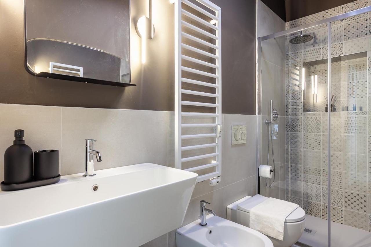 Golden Prestige Apartment Milan Exterior photo